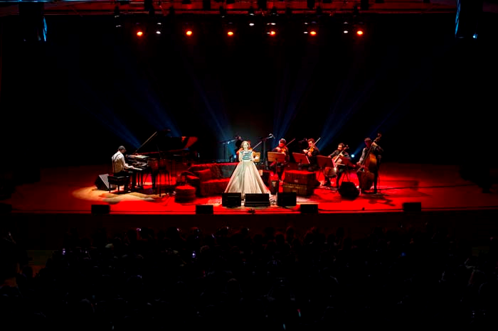 SERTAB ERENERDEN YENİ KONSER