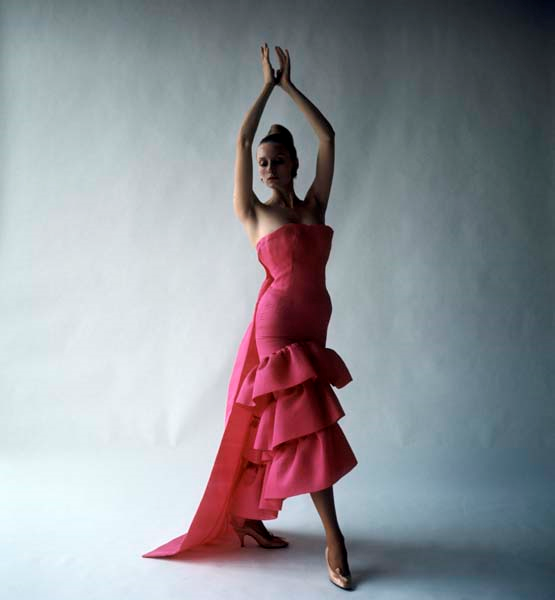 KADIN SİLÜETİNİN DEVRİMİ