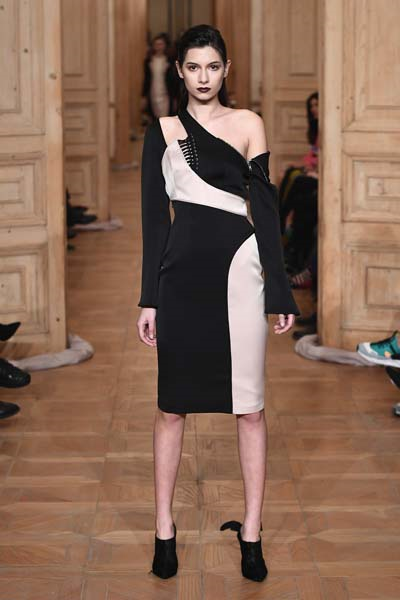 MBFWI İKİNCİ DEFİLESİ BURÇE BEKREK