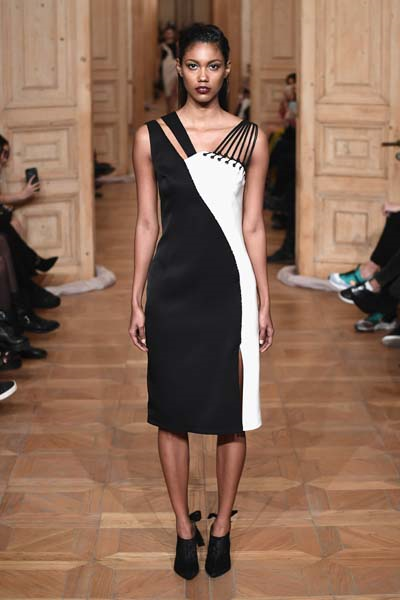 MBFWI İKİNCİ DEFİLESİ BURÇE BEKREK