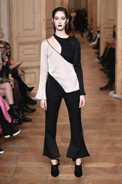 MBFWI İKİNCİ DEFİLESİ BURÇE BEKREK