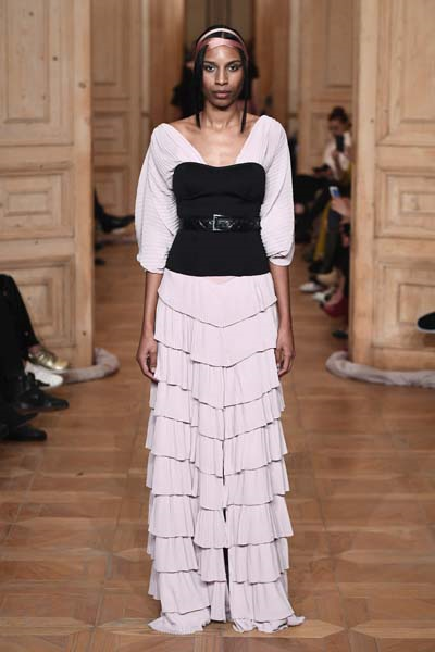 MBFWI ÖZLEM SÜER DEFİLESİ