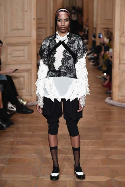 MBFWI ÖZLEM SÜER DEFİLESİ