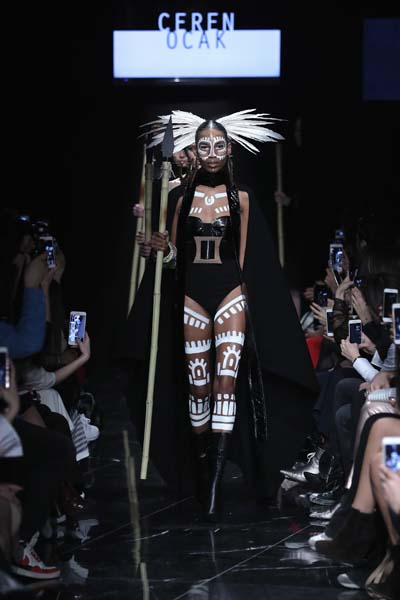 MBFWI İKİNCİ GÜNÜ DEFİLELERİNDEN CEREN OCAK