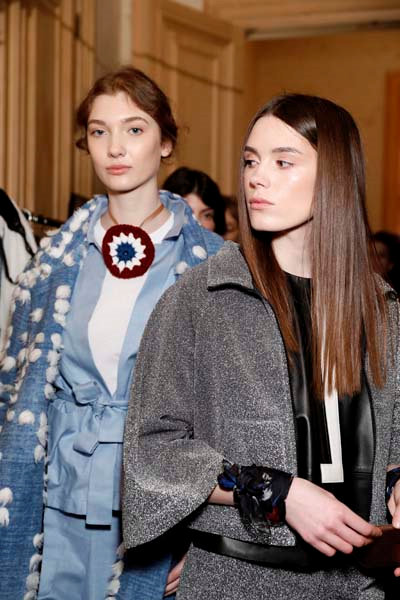 İKİNCİ GÜN MEHTAP ELAİDİ BACKSTAGE