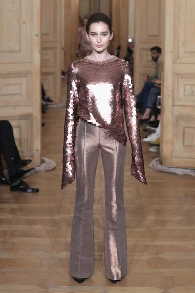 NİHAN PEKER DEFİLESİNDEN ÖZEL KARELER