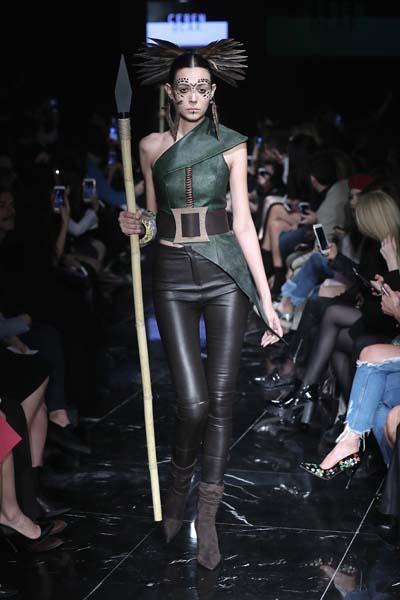 MBFWI İKİNCİ GÜNÜ DEFİLELERİNDEN CEREN OCAK