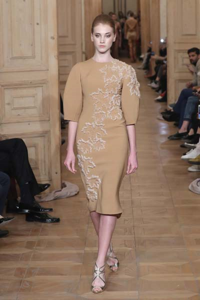 NİHAN PEKER DEFİLESİNDEN ÖZEL KARELER