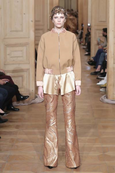 NİHAN PEKER DEFİLESİNDEN ÖZEL KARELER