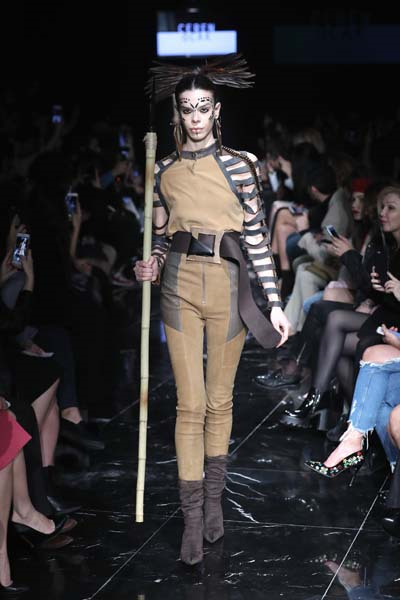 MBFWI İKİNCİ GÜNÜ DEFİLELERİNDEN CEREN OCAK