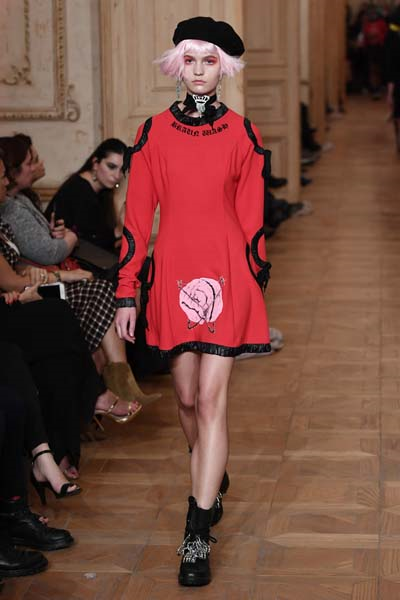 MBFWI EN RENKLİ DEFİLESİ DB BERDAN 