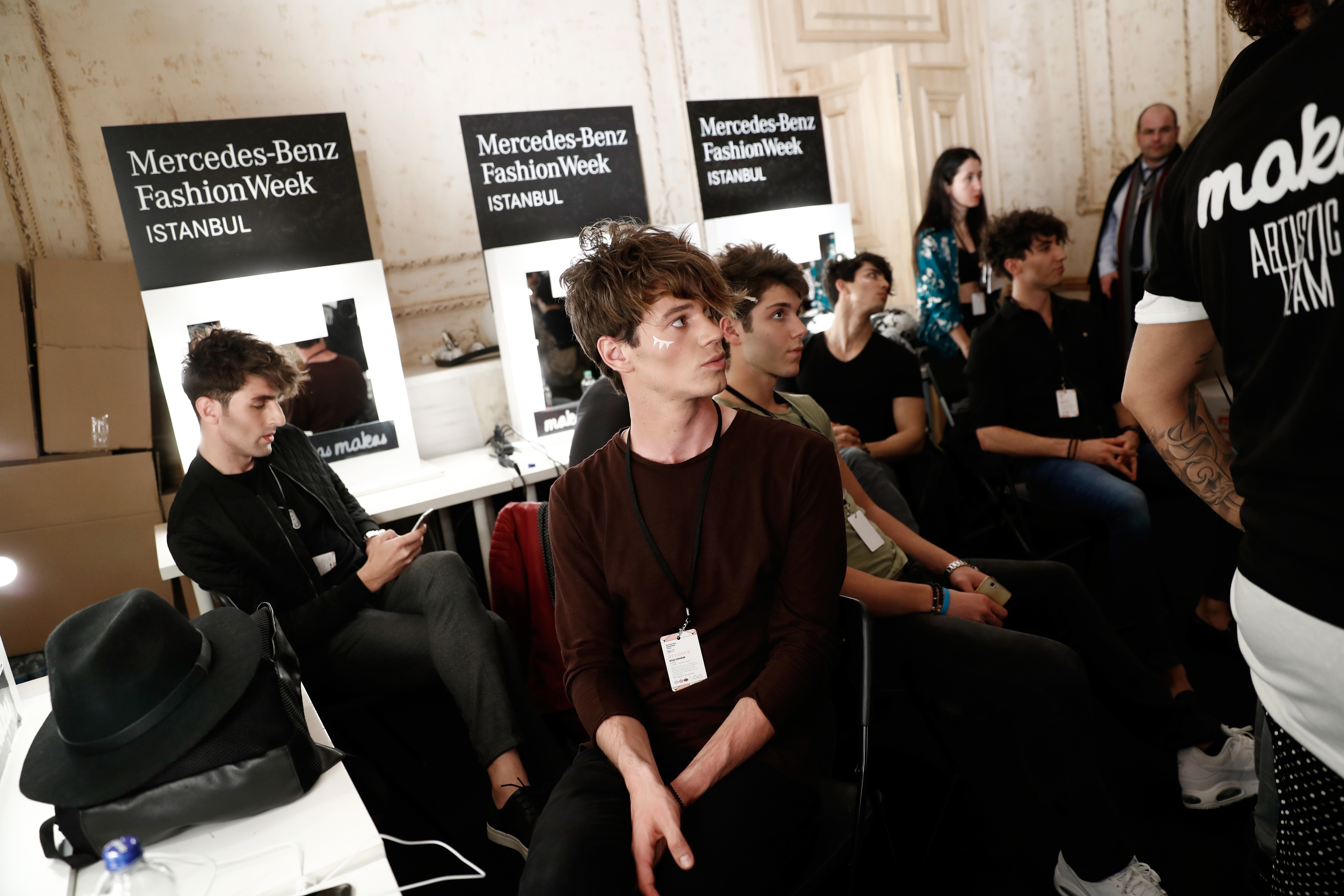 NİYAZİ ERDOĞAN BACKSTAGE