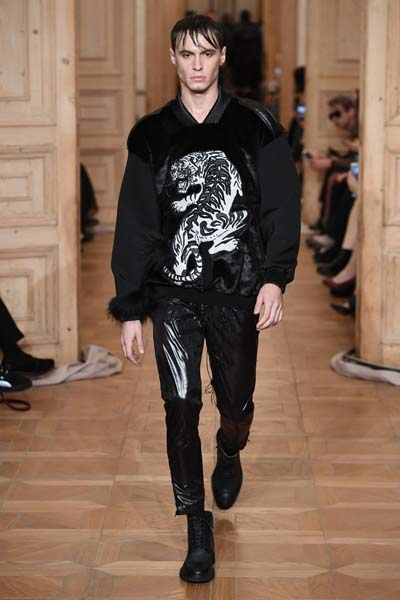 MBFWI ÜÇÜNCÜ GÜNÜ DEFİLELERİNDEN İLKİ : NEW GEN 