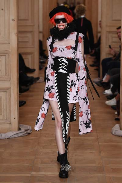 MBFWI EN RENKLİ DEFİLESİ DB BERDAN 