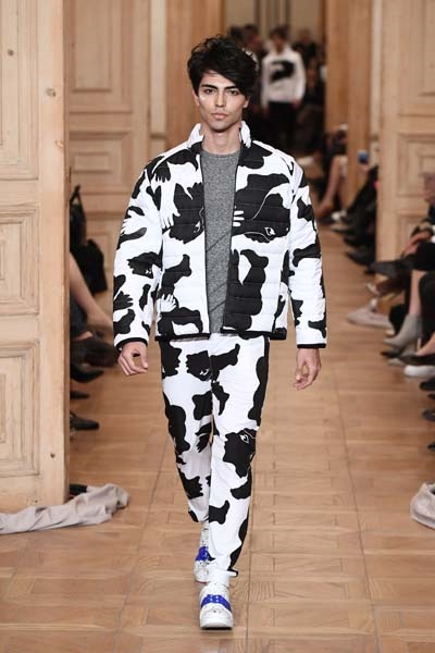 MBFWI ÜÇÜNCÜ GÜNÜ DEFİLESİ : NİYAZİ ERDOĞAN