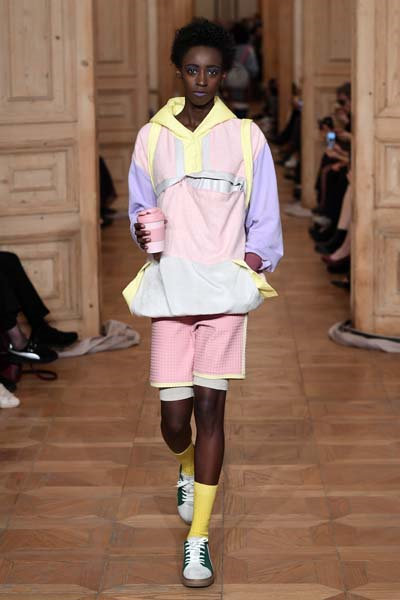 MBFWI ÜÇÜNCÜ GÜNÜ DEFİLELERİNDEN İLKİ : NEW GEN 