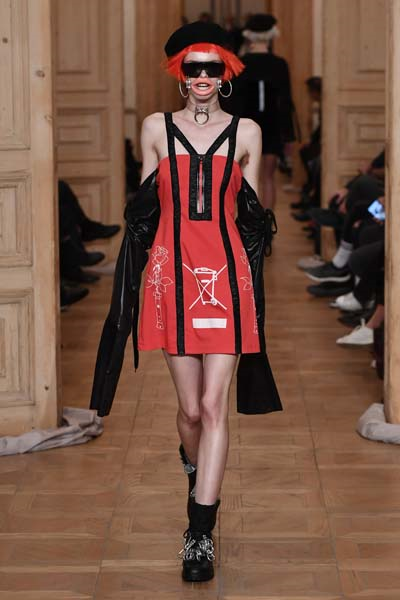 MBFWI EN RENKLİ DEFİLESİ DB BERDAN 