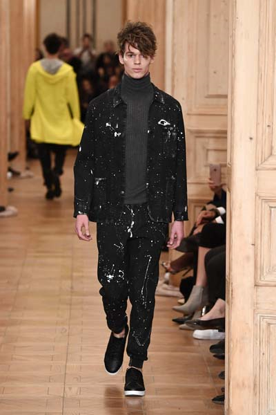 MBFWI ÜÇÜNCÜ GÜNÜ DEFİLESİ : NİYAZİ ERDOĞAN