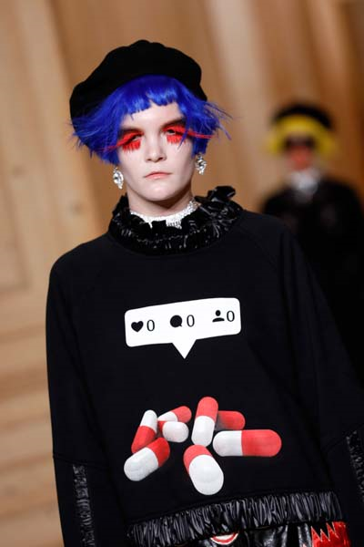 MBFWI EN RENKLİ DEFİLESİ DB BERDAN 