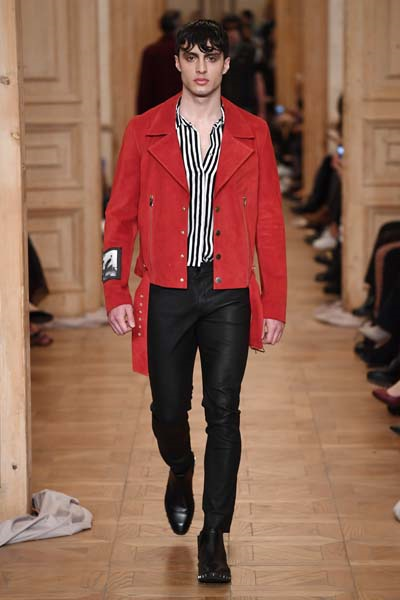 MBFWI ÜÇÜNCÜ GÜNÜ DEFİLELERİNDEN İLKİ : NEW GEN 