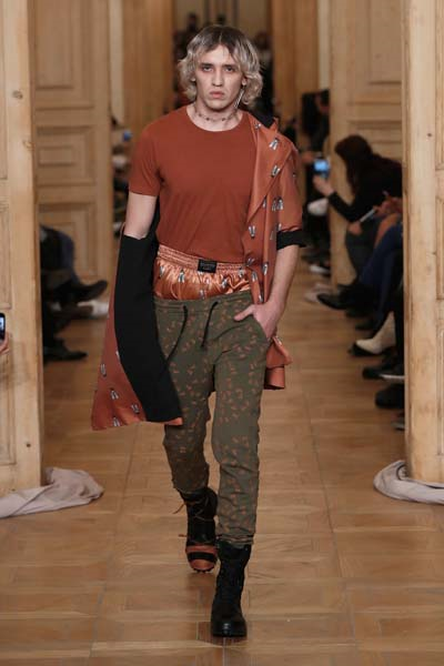 BRAND WHO DEFİLESİNDEN KARELER