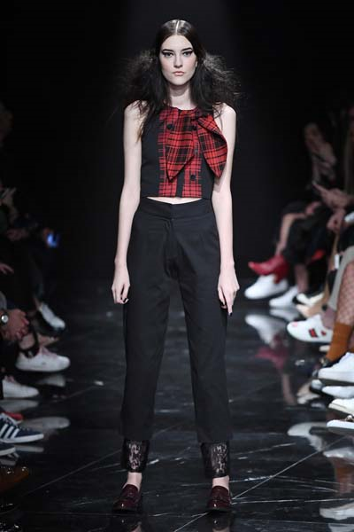 MERT ERKAN DEFİLESİNDEN ÖZEL KARELER