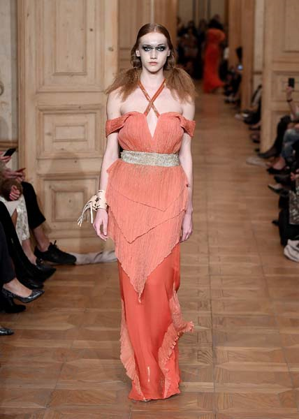 MBFWI SON DEFİLESİ TUBA ERGİN