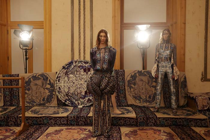 BASHAQUES DEFİLESİ BACKSTAGE