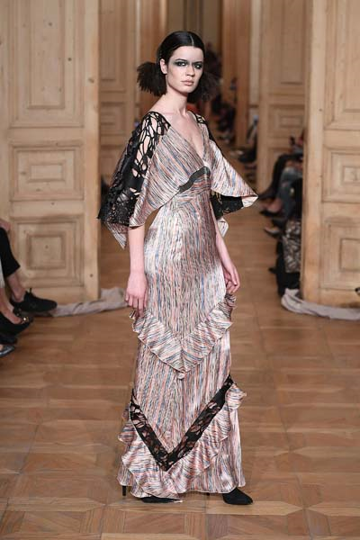 MBFWI SON DEFİLESİ TUBA ERGİN