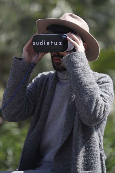 MODA HAFTASINA VRLI SUNUM SUDİ ETUZ