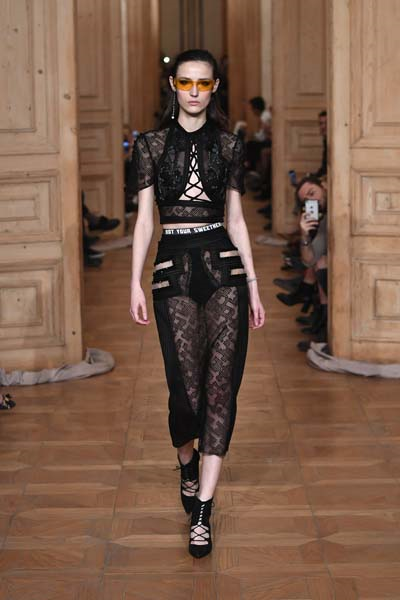 DÖRDÜNCÜ GÜNÜN SON DEFİLESİ GÜLÇİN ÇENGEL