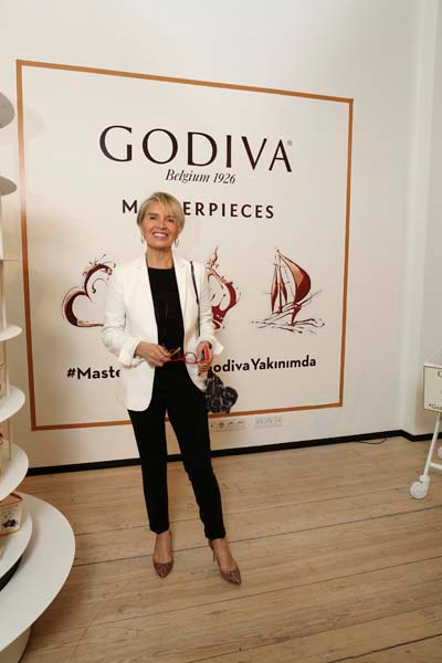 İŞ VE SANAT BİR ARADA