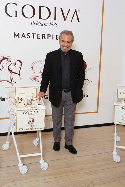 İŞ VE SANAT BİR ARADA