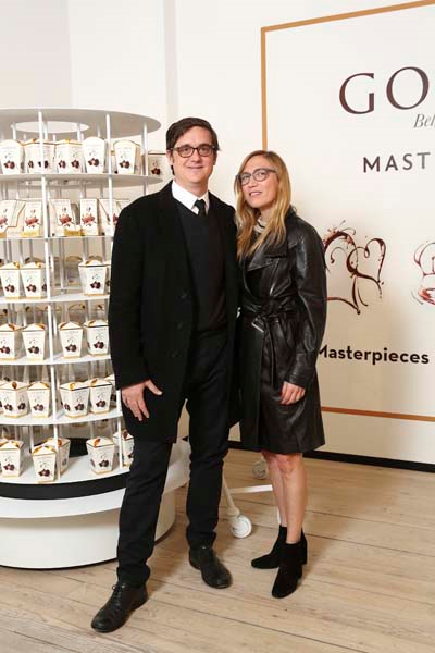 İŞ VE SANAT BİR ARADA