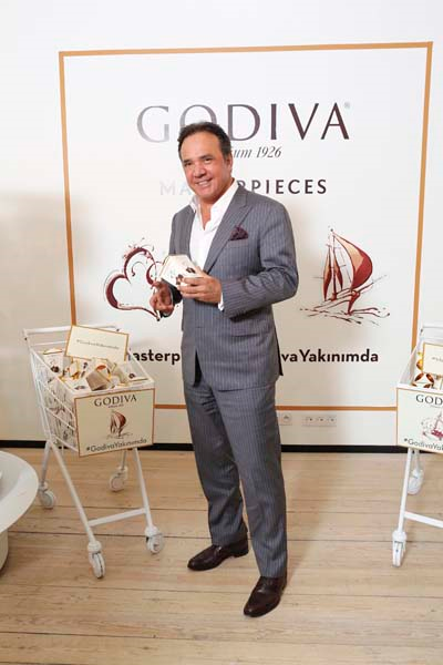 İŞ VE SANAT BİR ARADA