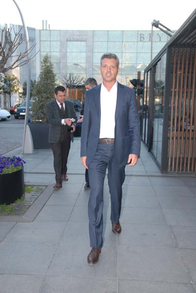 TOPLANTI İÇİN GELDİ