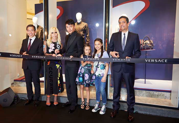 VERSACE, HONG KONGDA MAĞAZA AÇTI