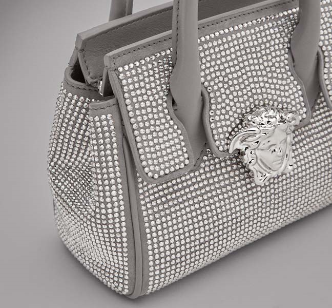 VERSACE, HONG KONGDA MAĞAZA AÇTI