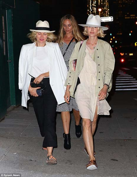 ŞAPKA MEVSİMİ AÇILIYOR