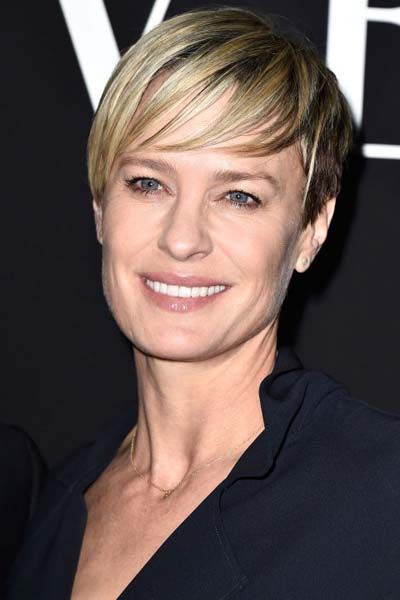 GÜÇLÜ KADINLAR KISA SAÇLAR