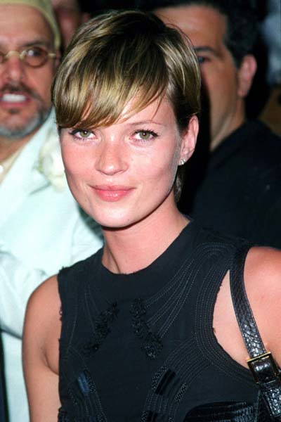 GÜÇLÜ KADINLAR KISA SAÇLAR