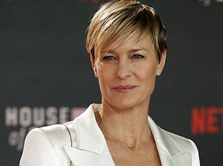 GÜÇLÜ KADINLAR KISA SAÇLAR