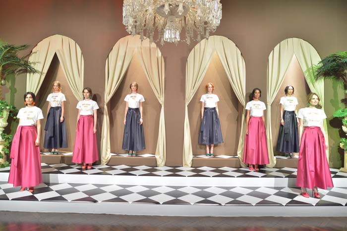 TROPİKAL ETKİLİ YENİ KOLEKSİYON