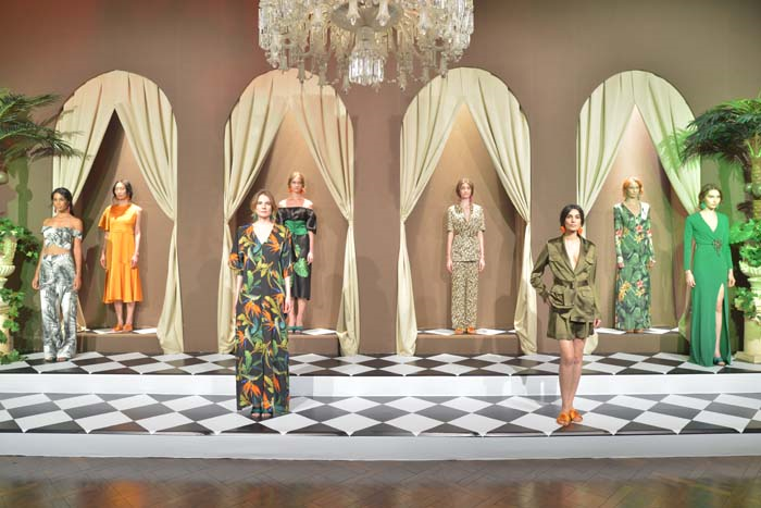 TROPİKAL ETKİLİ YENİ KOLEKSİYON