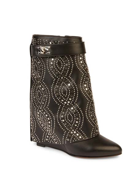 TASARIM AYAKKABILAR İNTERNETTE SATIŞTA