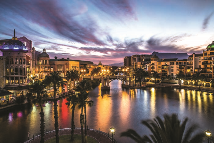 ZEYNEP ÜSTÜNELİN LÜKSLERİ