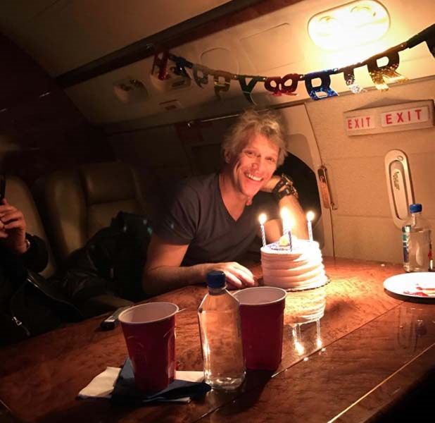 MUSMUTLU YILLAR HEPİNİZE 