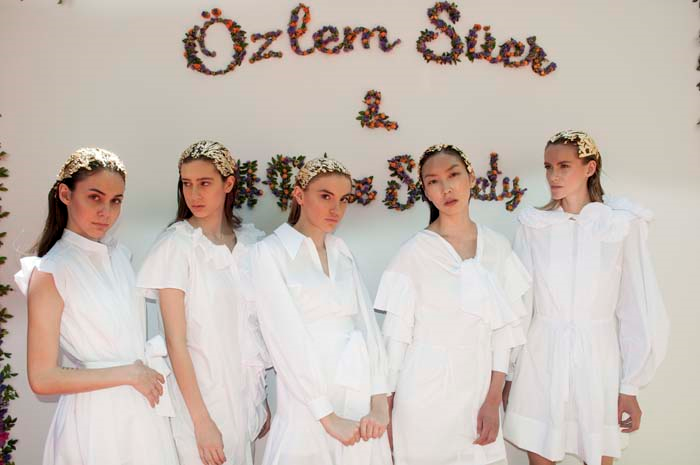 ÖZLEM SÜERDEN WHITE SHIRT KOLEKSİYON TANITIMI