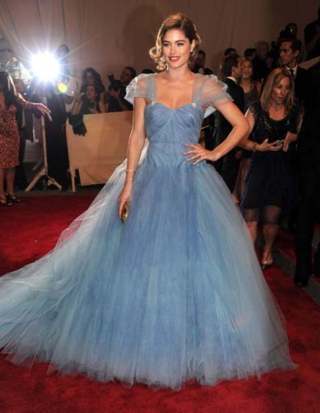 MET GALA KIYAFETLERİ