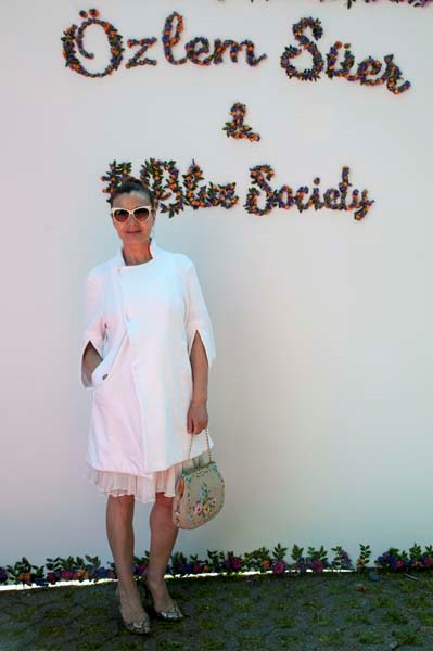 ÖZLEM SÜERDEN WHITE SHIRT KOLEKSİYON TANITIMI